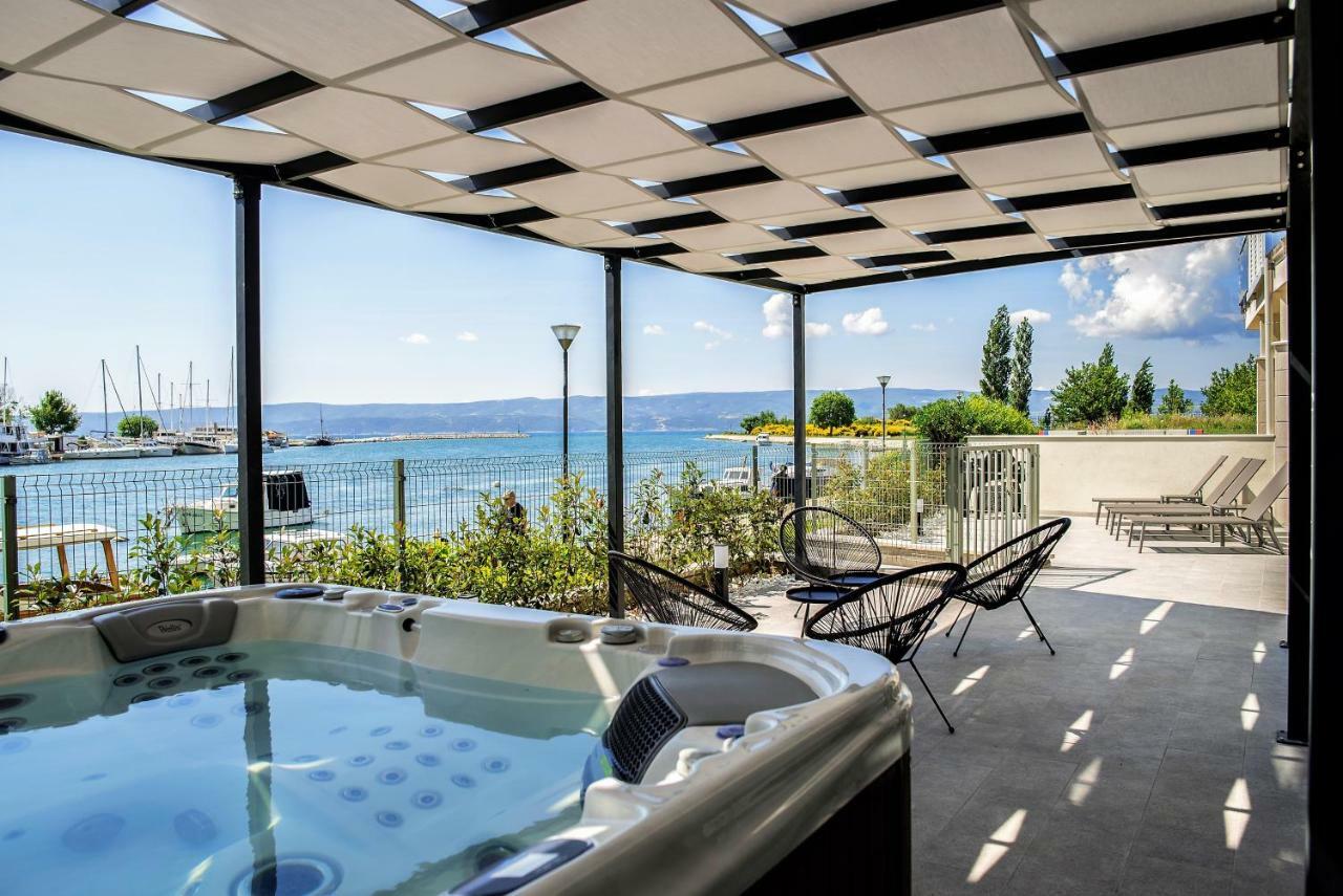 Luxury Apartment With Hot Tub Omiš Esterno foto
