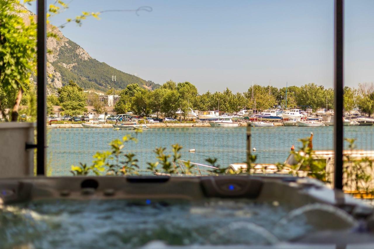 Luxury Apartment With Hot Tub Omiš Esterno foto