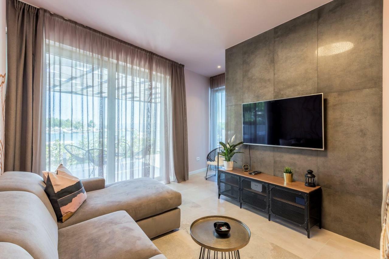 Luxury Apartment With Hot Tub Omiš Esterno foto