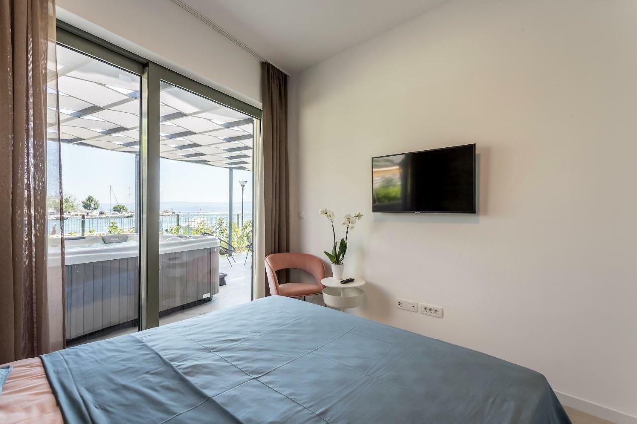 Luxury Apartment With Hot Tub Omiš Esterno foto