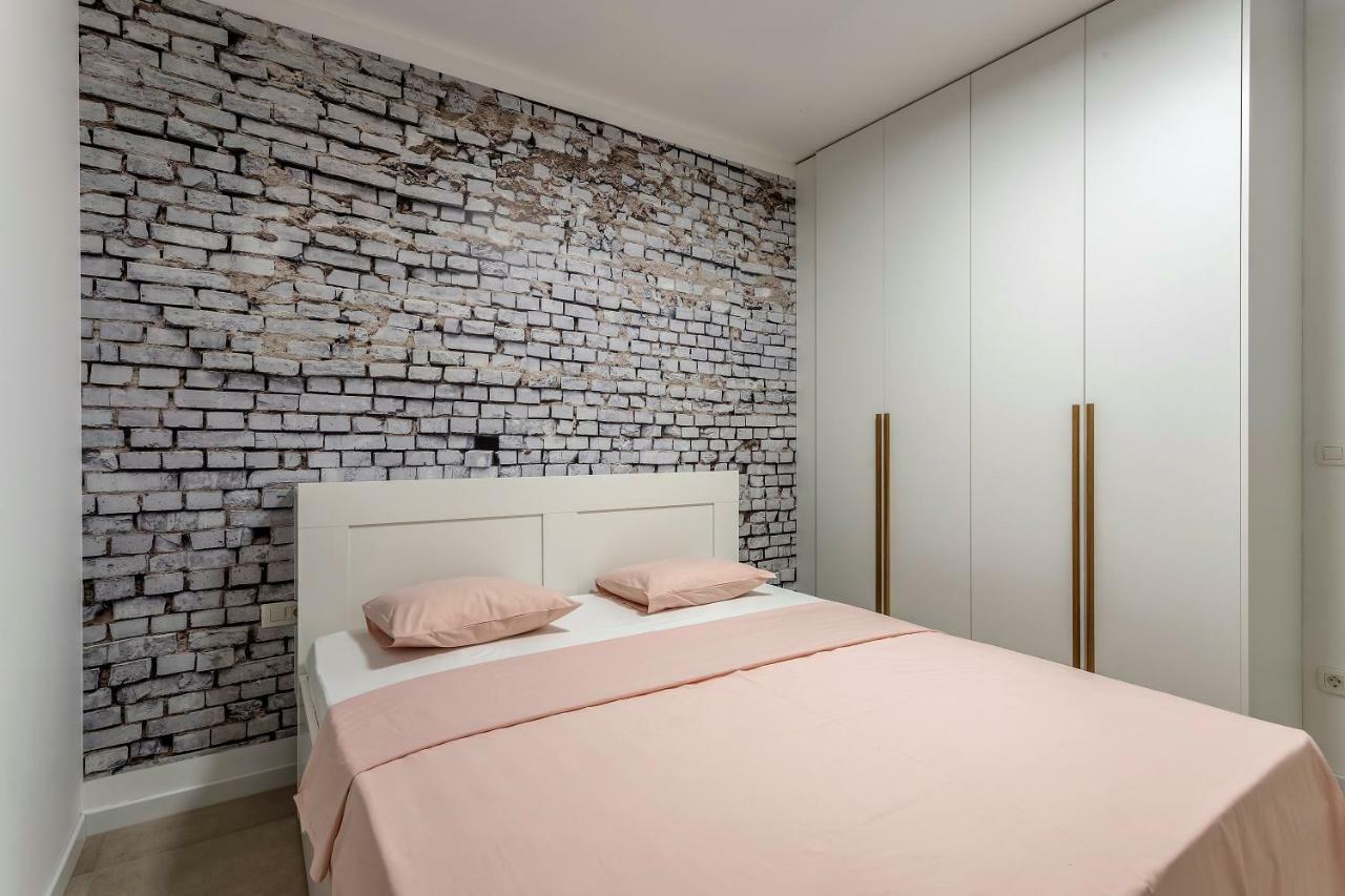 Luxury Apartment With Hot Tub Omiš Esterno foto