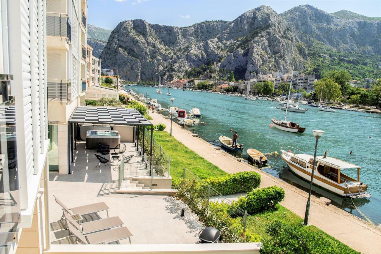 Luxury Apartment With Hot Tub Omiš Esterno foto